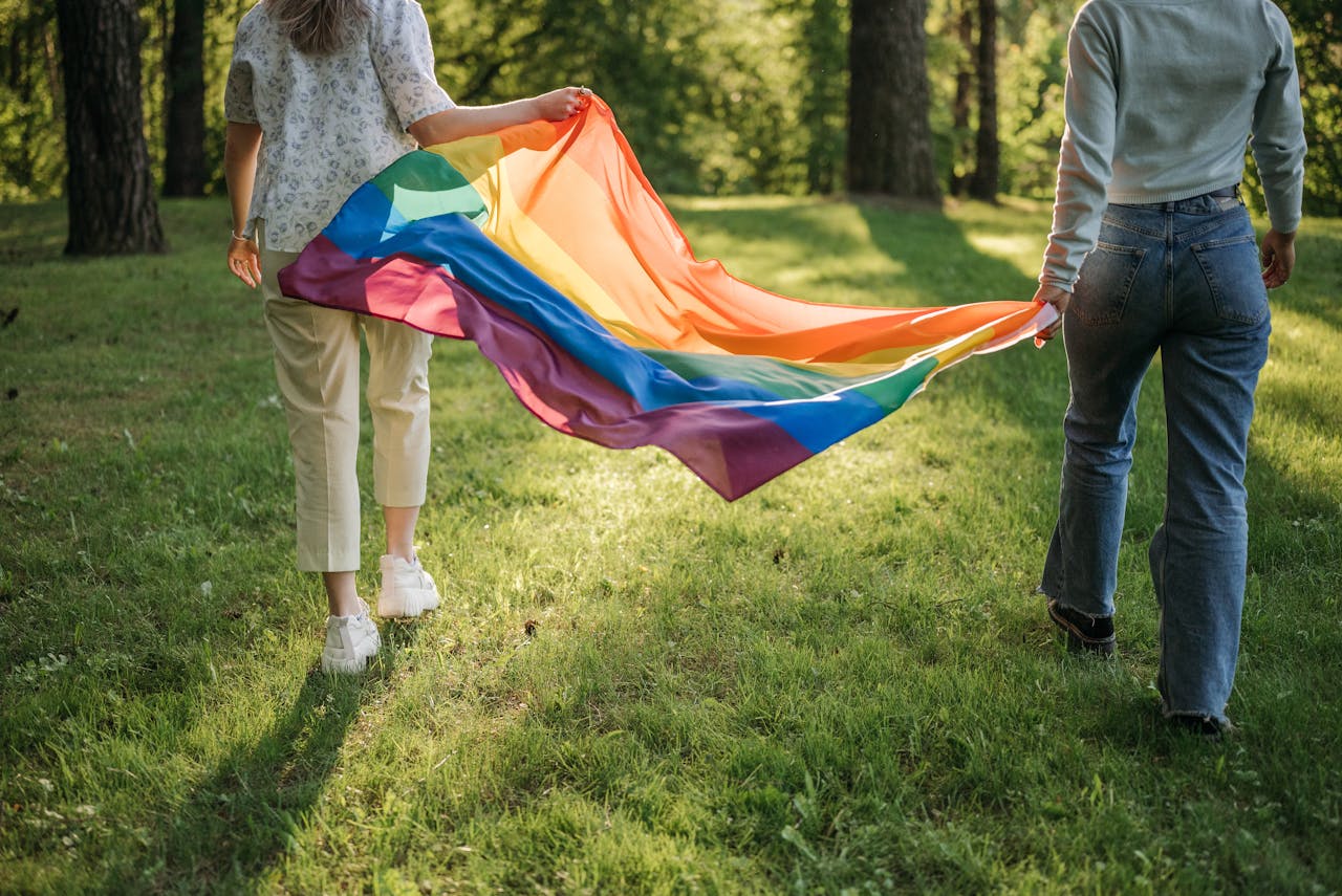 Osoby LGBT+ w&nbsp;dzisiejszych czasach codzienność, której&nbsp;często nie&nbsp;widać.